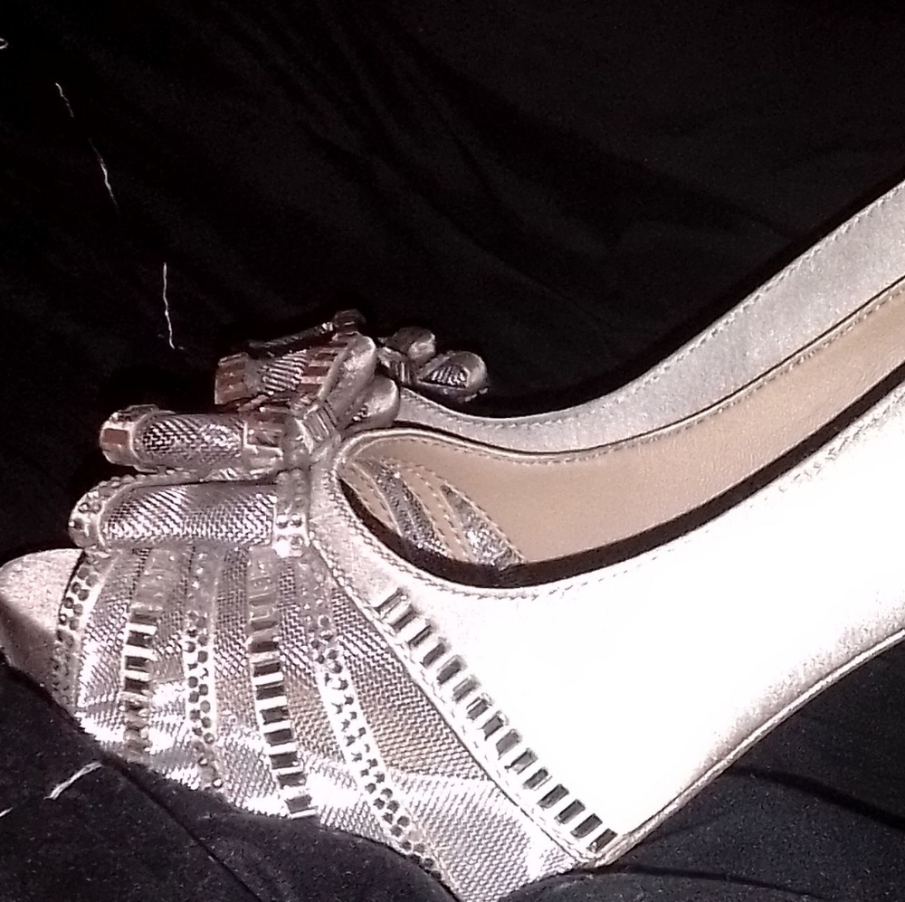 Shoes - Picture 2 of 3